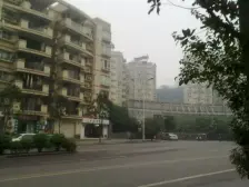 大渡口步行街200米, 轻轨站步50米到达, 正规3房