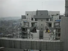 巴国城二郎大顶跃。跃三层5个露台,单价6000多