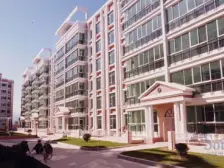 新港城东门进来1楼南北户型的1室产权清晰看房方便