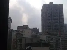 巴属初忠陪度房+有电梯+住家小三房+户型方正采光好