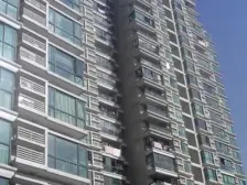 主卧朝南,小区中心位置,小区景观位置,厨卫朝北