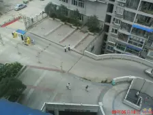 交通便利,出门就是公交站,离轻轨也近,业主诚心卖。