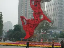 近轻轨 地理位置好 房子装修家电家具齐全