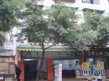 杨家坪轻轨站旁正规两房出行方便楼下就是菜市场