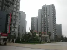 杨家坪步行街精装两房,出行方便,诚心出售