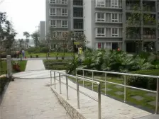 佣金3666元 杨家坪 九九商业大厦三房90万