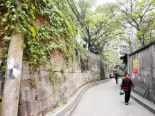 房子是楼梯房+高层+采光好+精装修+适合做家+业主诚心