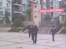 弹子石轻轨环线旁正规一室一厅,有外阳台