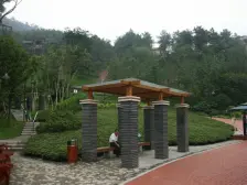 带100多平大花园~畔山别墅带车库