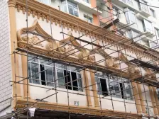 该房屋为西北朝向 西关十字 地铁口 有院子 带绿化