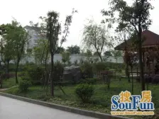 出门歇台子轻轨20米 龙湖天街一站地的精装三房