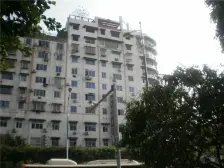 杨家坪万象城商圈,民主三村户型方正两房,诚心出售