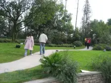 机场旁边电梯三室40几万 楼下轻轨3号线,10号线