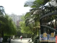 轻轨房 带电梯 精装四房 户型方正 朝中庭花园