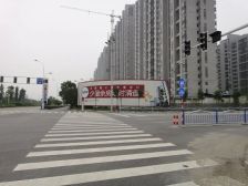 万通城5室1厅东南南