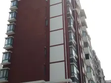 此房满五电梯房,价格便宜,楼层适中采光好