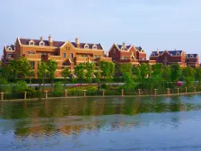 少有双拼西边套精装修别墅,3面花园,采光好