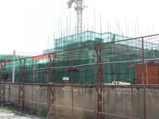 边位别墅,一共四层半,实用600平 带1个私家车位