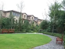 春森彼岸 19年 绿树成荫 双轻轨加持 龙湖品质物业