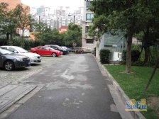 控二私塾,房东出国,可拿大砍刀来砍!