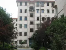 精装修+两房朝南南北户型+空关随时看+诚意卖价可谈!