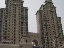 地铁口次顶楼,视野好,看房方便,三房朝南