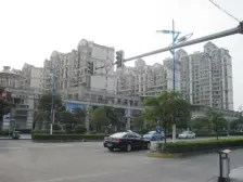 电梯房,看公园,采光好,出行便利,诚意卖