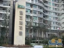 三层复式朝南大花园,业主急售,看房方便,得房率高