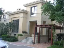 大户型西临大河大花园,北进门西南花园精装修拎包入住