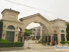 一口价房源 三开间,大面宽南花园 位置安静 随时看房