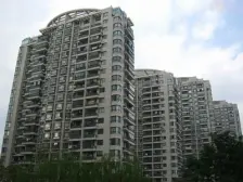 顶楼复式,五房方正格局,看房方便,业主诚意出售。