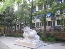 鞍山四村3室南朝向220.00万元/套出售