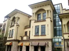 北美风格,纯木结构独栋,集中南花园600平!挑高厅