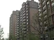 18号线康桥地铁口,360广场对面,交通生活便利,诚意出售