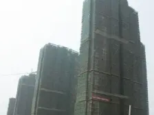 绿地香颂中间楼层三房,使用率高,户型方正采光好