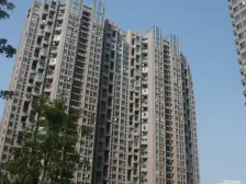 世纪中央城 南北通透,采光好 装修好,环镜优美 近地铁 视野好,诚心出售