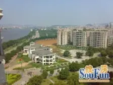 沙面新城蓝城阁 南向四房 户型方正 一线江景