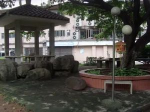 电梯高层南向3房厅出阳台望花园生活便利配套完善