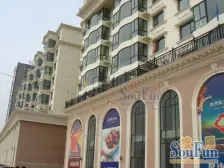 顶层复式 320平 拍的是一层的 第二层找我有房子视频