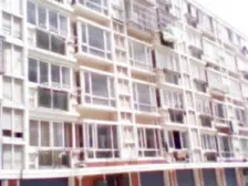 一梯两户,大两房,环境优美,小区中心位置