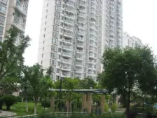东苑古龙城新上中心花园联排底上四层附送面积多 送露台送车库