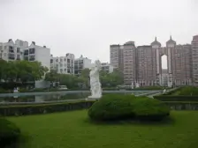 顶好的楼层,装修好,小区两房必看,近小区花园位置,