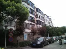 中低楼层,居家装修,要求不高可拎包入住