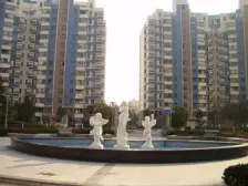 近14号线,商品房大四房,环境好,绿化高,配套成熟