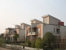 小区中间位置,三房户型方正,视野采光好