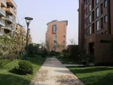 此房清水毛皮房 满五年 带地下室和花园