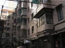 近地铁电梯房朝南大主卧带大露台