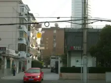 长宁古北,内环边,地铁三百米,一层一户,边套三房