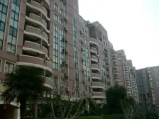 满五年,买进价格高,1年的新装修,电梯中楼层