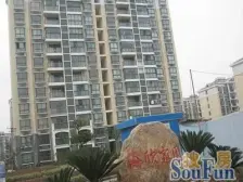 靠河前面一排,前面无遮挡,采光视野都很好!!